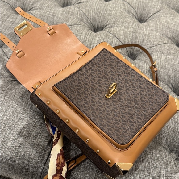 Michael Kors Bag Tan Jet Set Backpack Crossbody - Picture 13 of 17